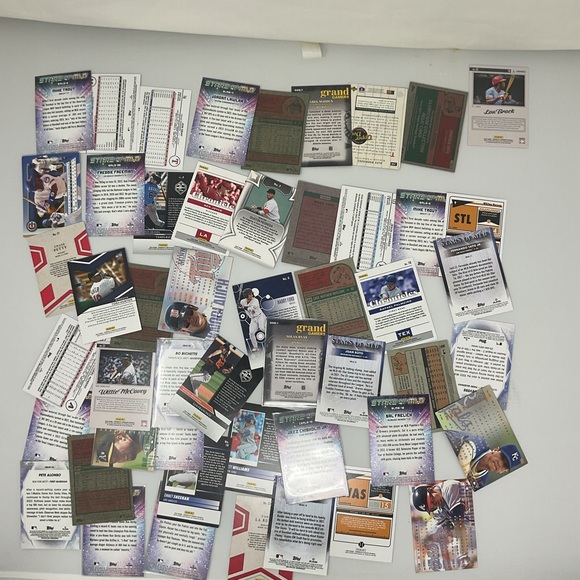 Assorted Baseball Trading Cards Collection - Picture 9 of 14